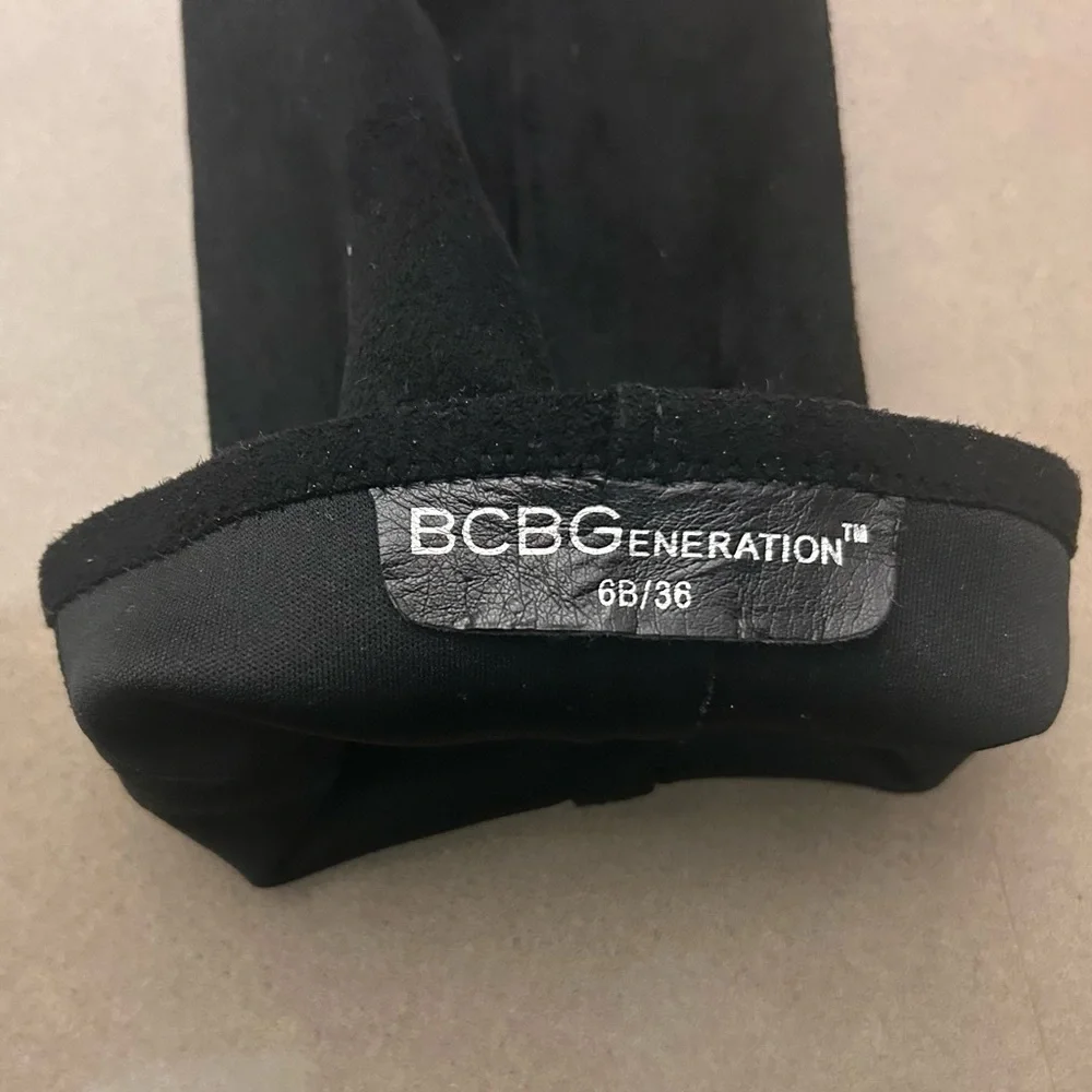 Boots Chic Black Over the Knee Suede BCBGeneration 6B/36. Excellent Condition